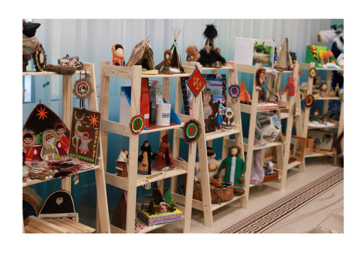 Мастер-класс по изготовлению дидактического пособия  «Посылка от хантыйских ребят»  на Всероссийском форуме «Воспитатели России:  дошкольное образование Югры – 2024».